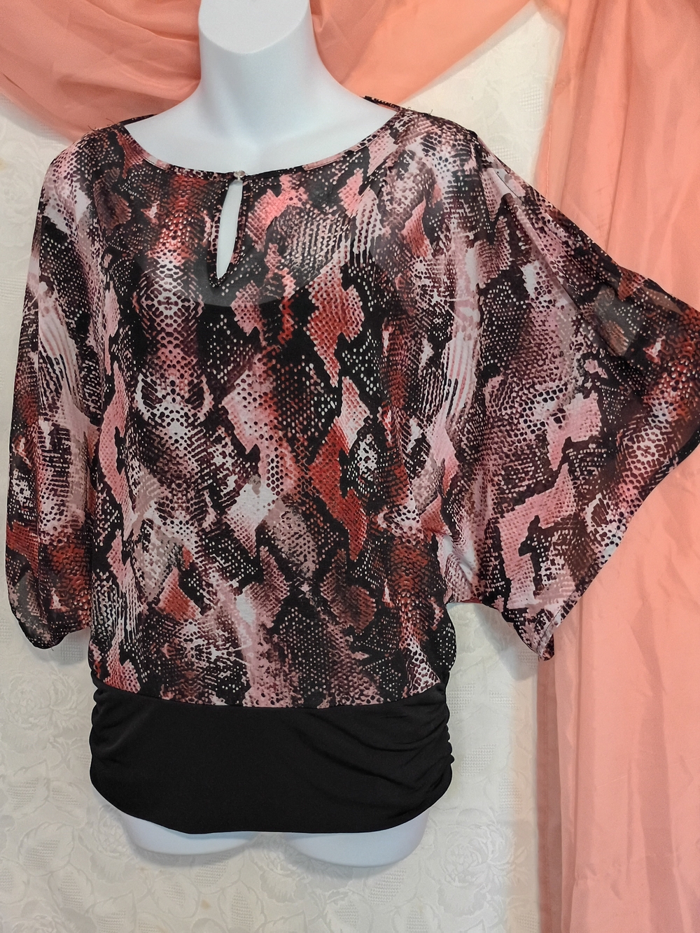 Jennifer Lopez Ladies Pink and Black Snake-Print Dolman Blouse Sz XS